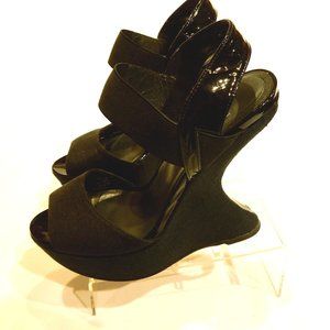 STUART WEITZMAN BLACK LINEN AND PATENT PLATFORMS